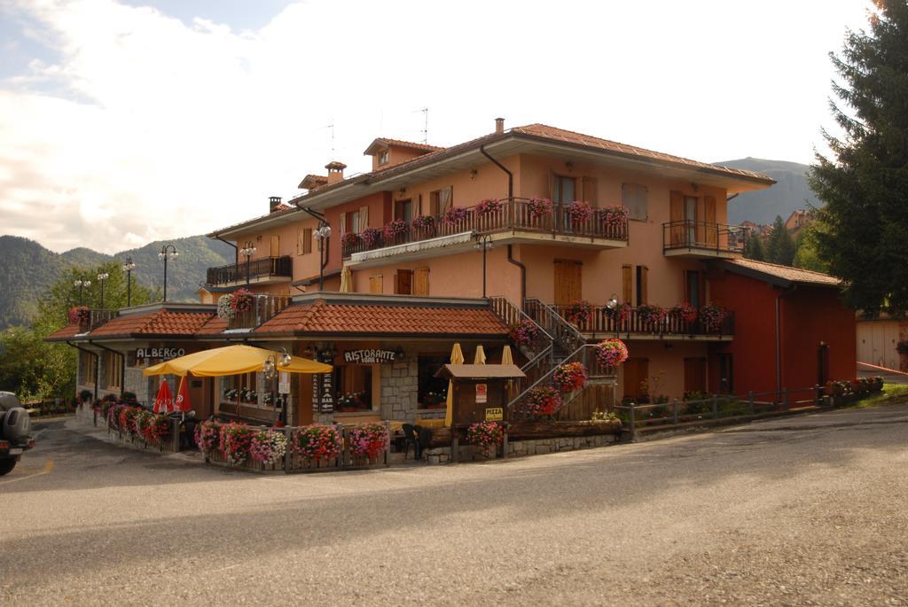 Albergo Legazzuolo Montecampione Artogne Экстерьер фото
